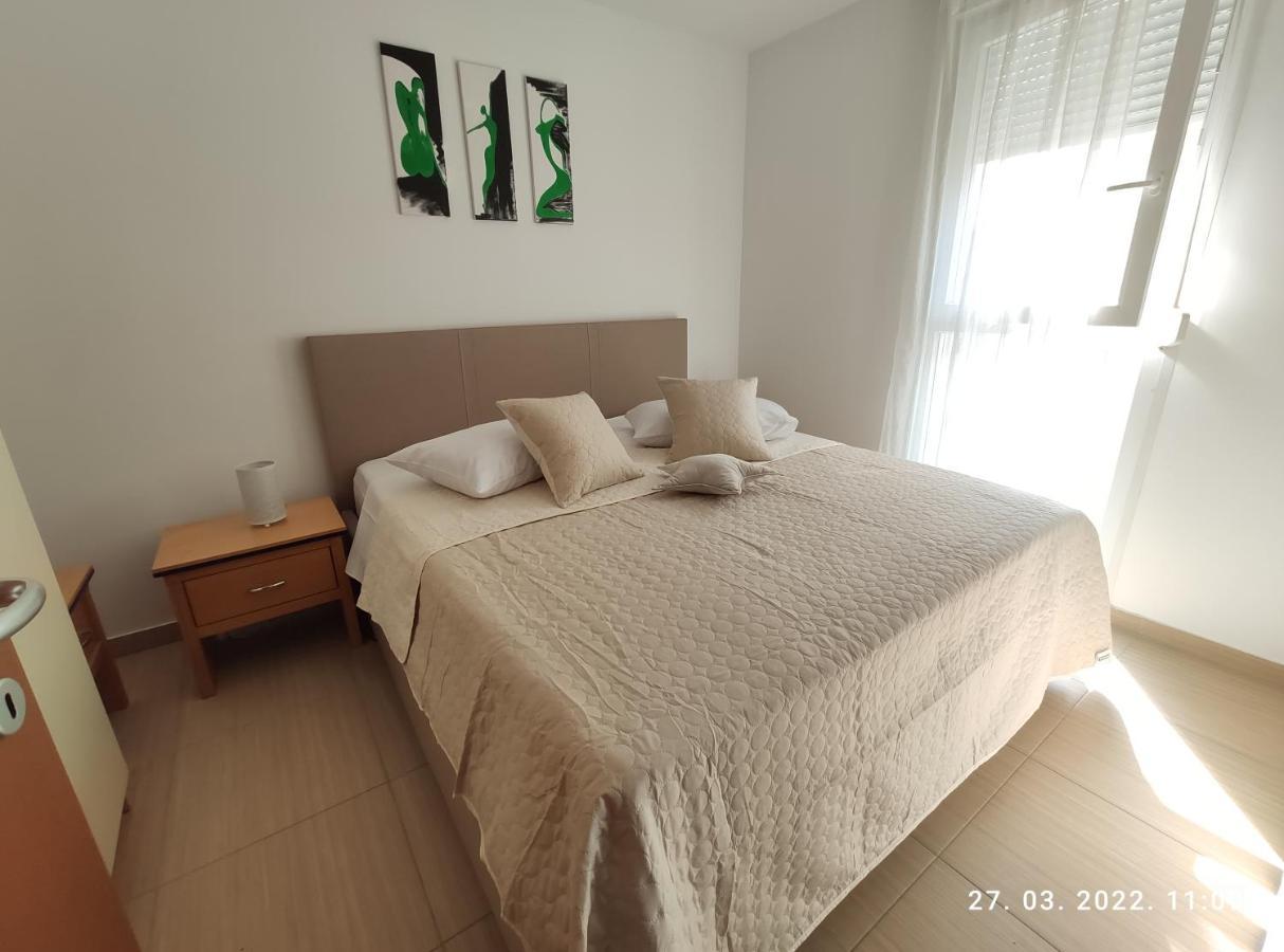Appartement Apartman Antonela With Free Garage Parking à Split Extérieur photo
